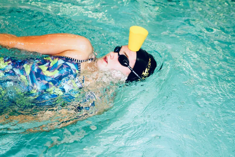 Bespoke 1:1 private swimming coaching session focusing on body alignment and biomechanics efficiency.